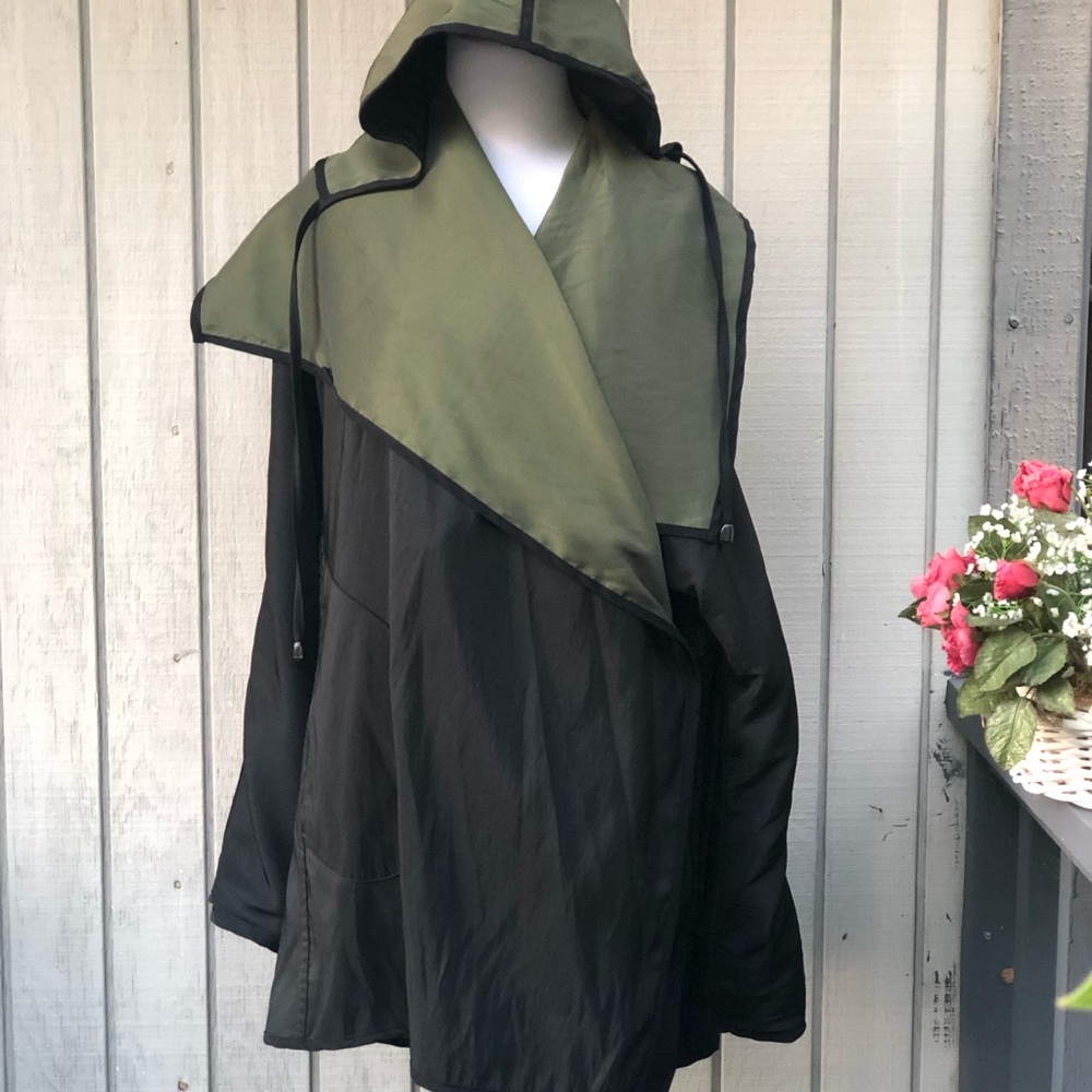 Reversible Black Olive Green Hooded Cape Poncho Windbreaker Jacket One size - Picture 10 of 13